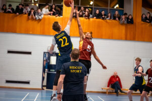 Sidcot School sports practice. Basketball training and building teamwork.
